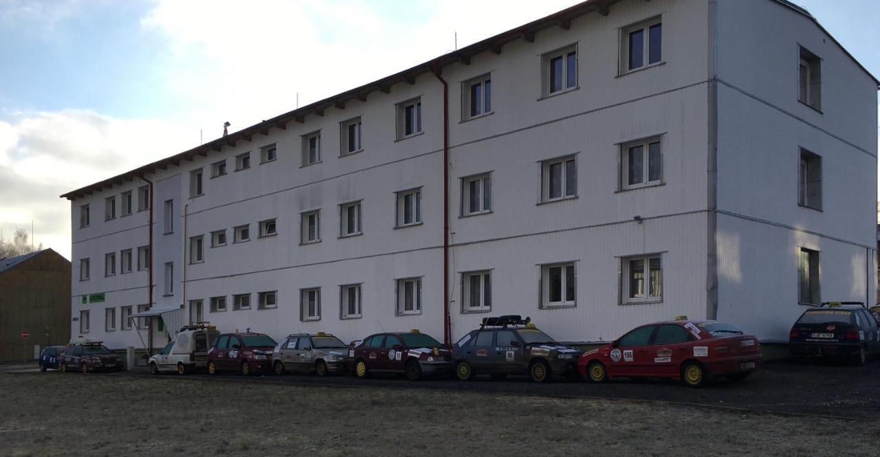 Ubytovani U Ropaku Horní Slavkov Kültér fotó