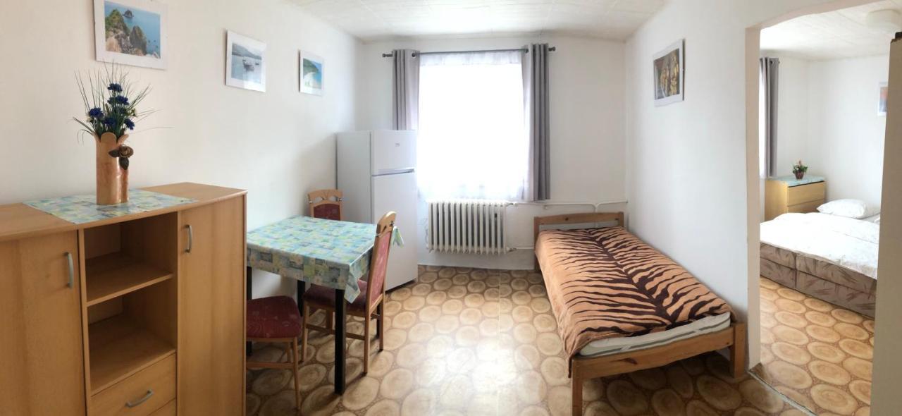 Ubytovani U Ropaku Horní Slavkov Kültér fotó